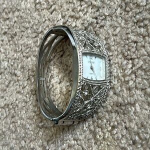 Studio women’s vintage victorian style silver crystal bangle bracelet watch‎